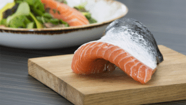 insalata con salmone norvegese fresco