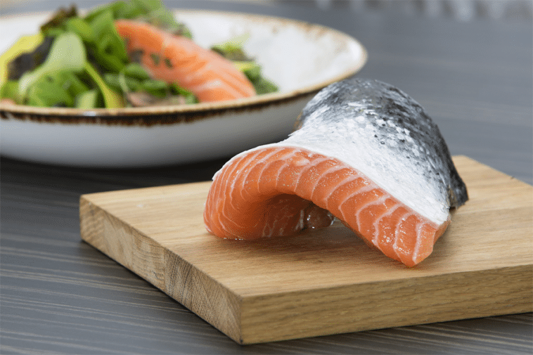 insalata con salmone norvegese fresco